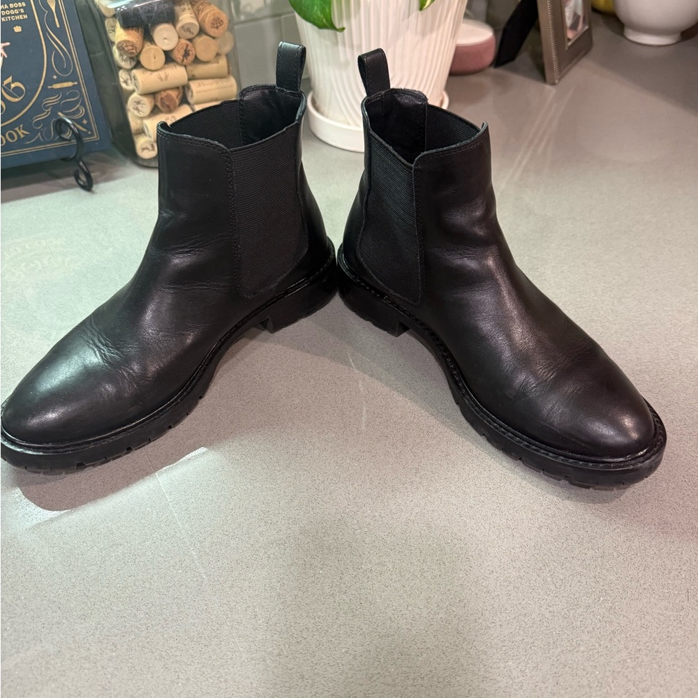 Steve Madden Black Leather Chelsea Boots - Picture 2 of 4